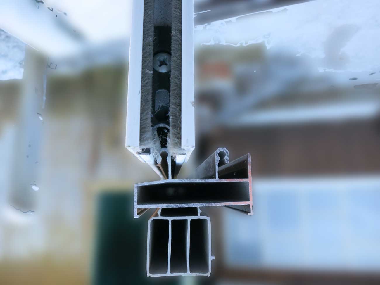 Алюминиевый профиль для остекления балкона эк-64001