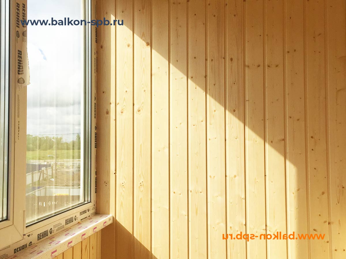 Обшивка и отделка балкона или лоджии пластиковыми панелями